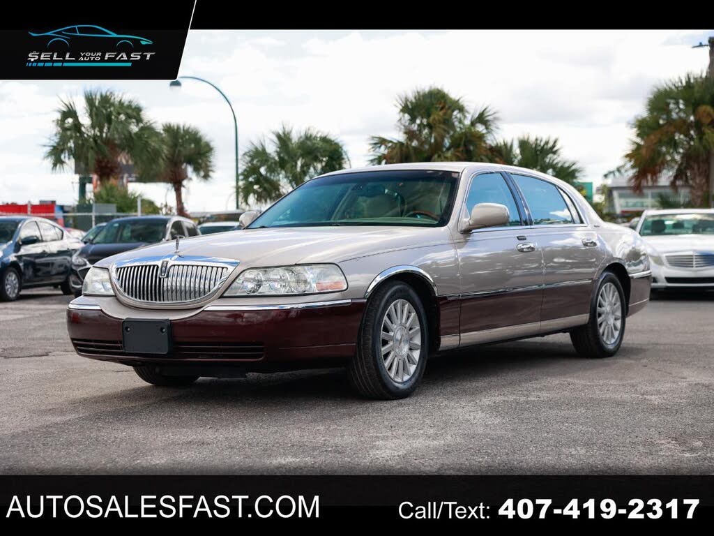 2003 Lincoln Town Car Signature
