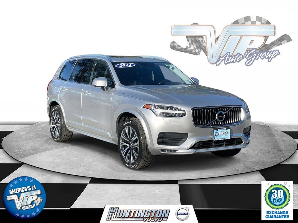 2022 Volvo XC90 T6 Momentum 7-Passenger AWD