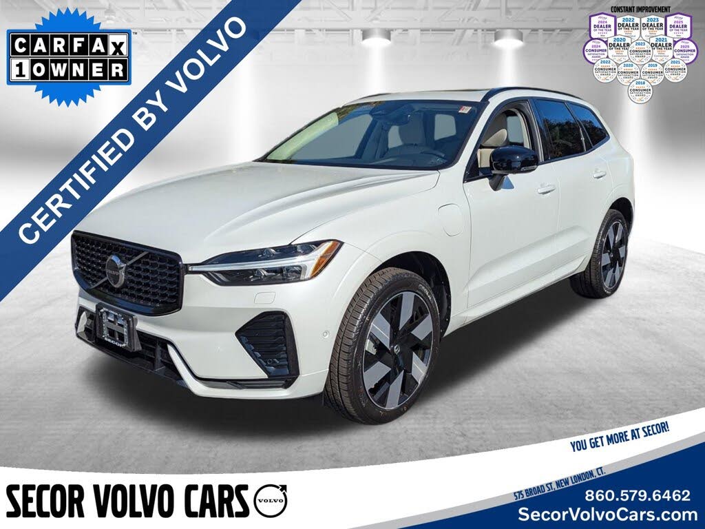 2024 Volvo XC60 Recharge T8 Plus Dark Theme eAWD