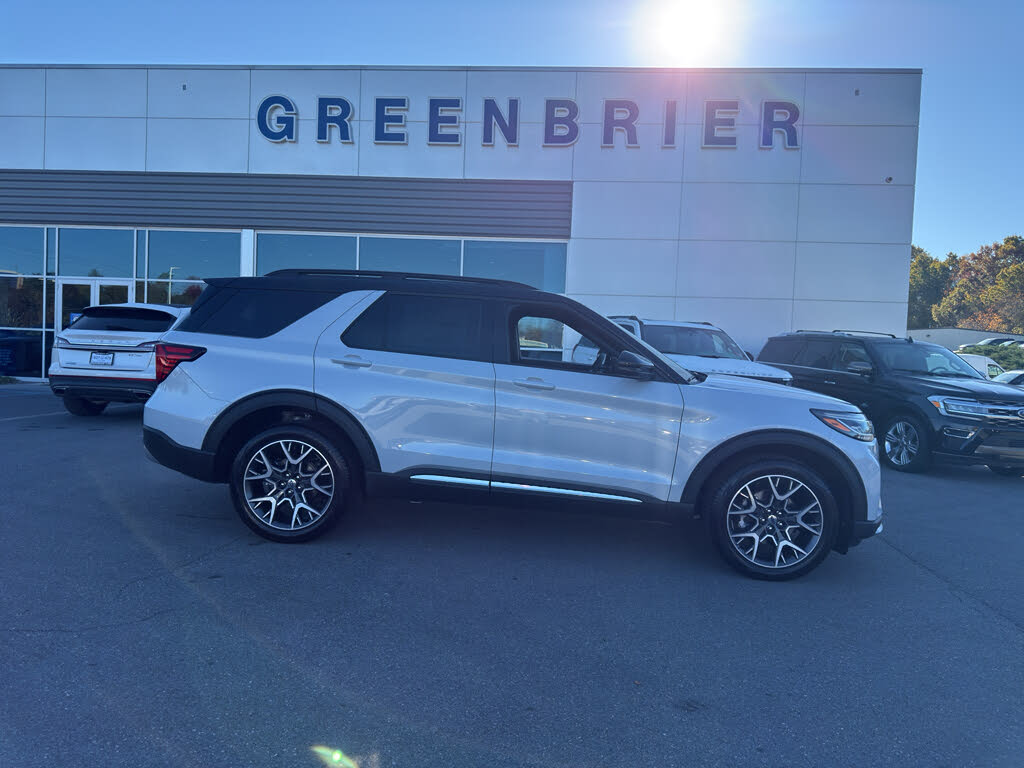 2025 Ford Explorer Platinum AWD