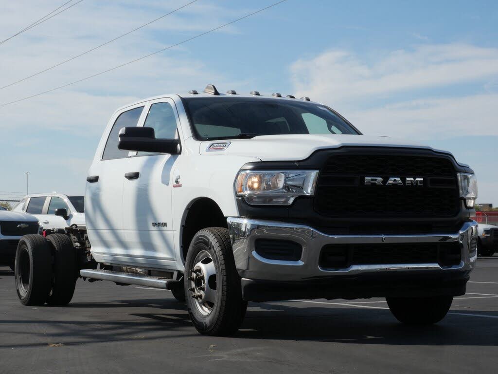 2022 RAM 3500 Chassis Tradesman Crew Cab DRW 4WD