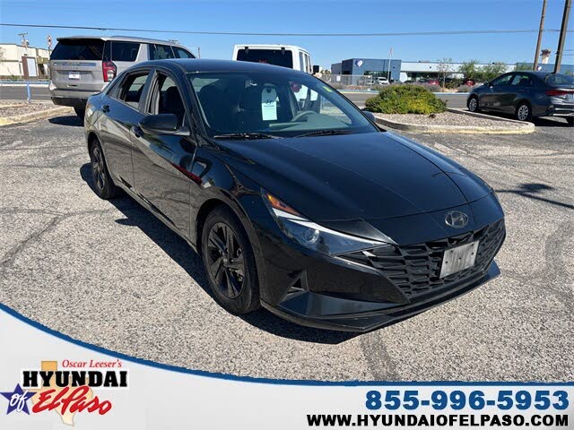 2023 Hyundai Elantra SEL FWD