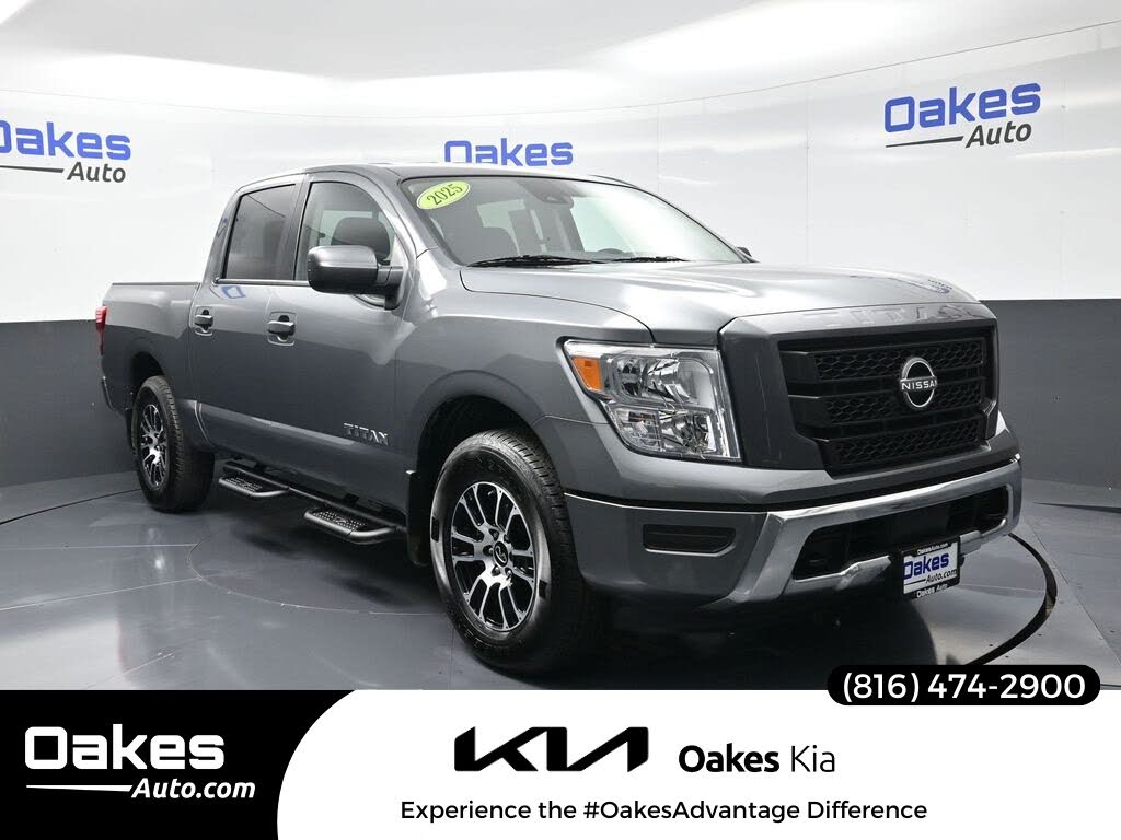 2024 Nissan Titan SV Crew Cab 4WD