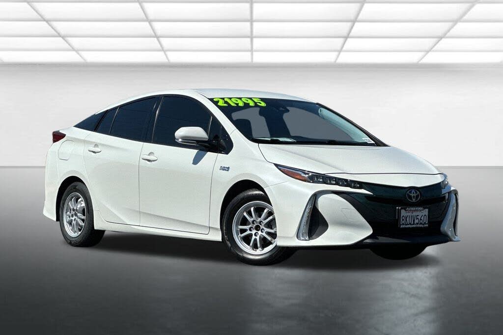 2019 Toyota Prius Prime Plus FWD