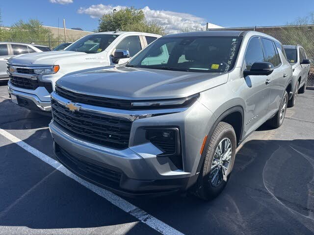 2024 Chevrolet Traverse LS FWD
