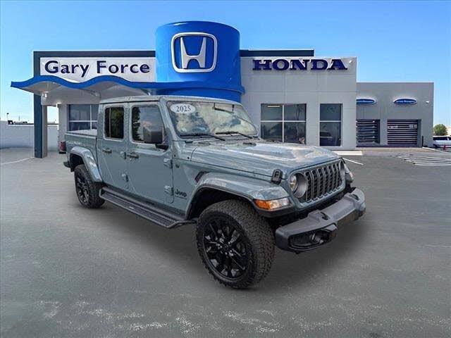 2025 Jeep Gladiator NightHawk Crew Cab 4WD
