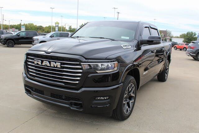2025 RAM 1500 Laramie Crew Cab 4WD