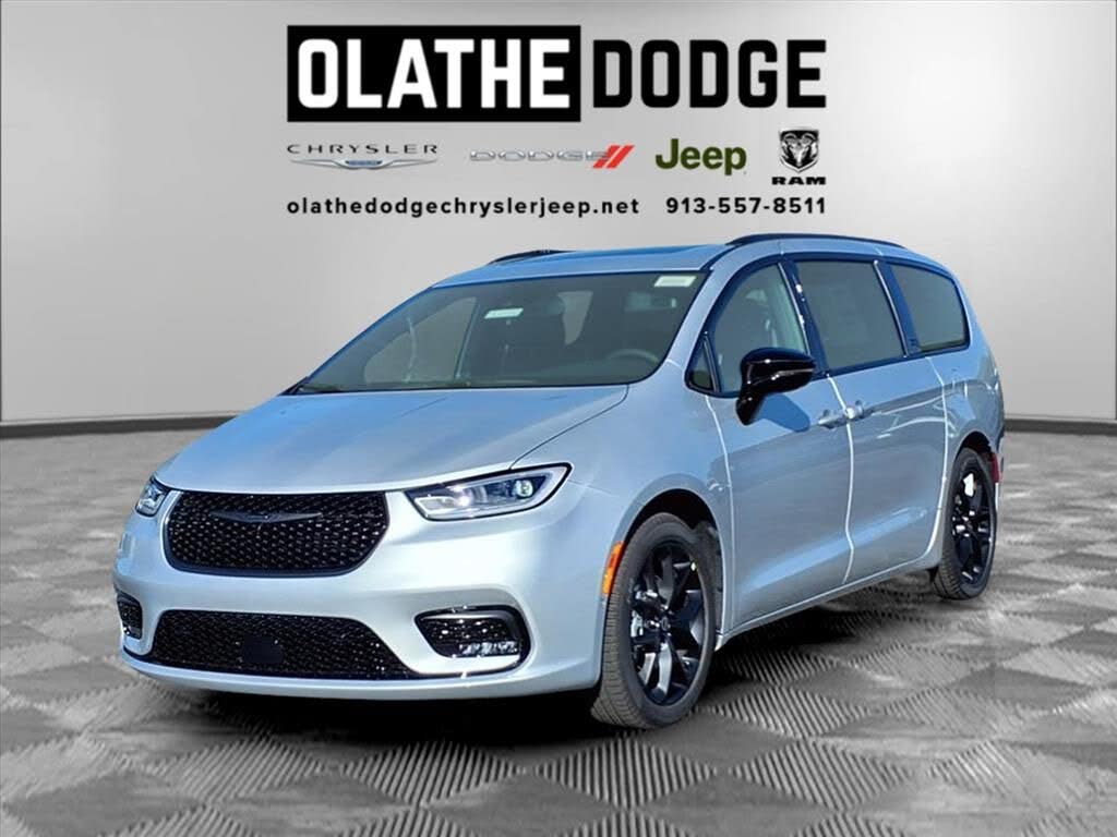 2026 Chrysler Pacifica Limited FWD