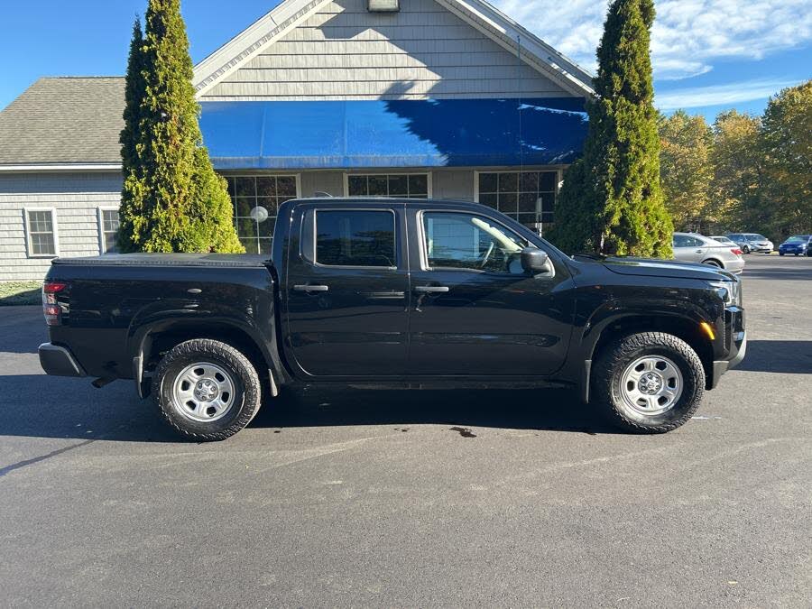 2022 Nissan Frontier SV Crew Cab 4WD