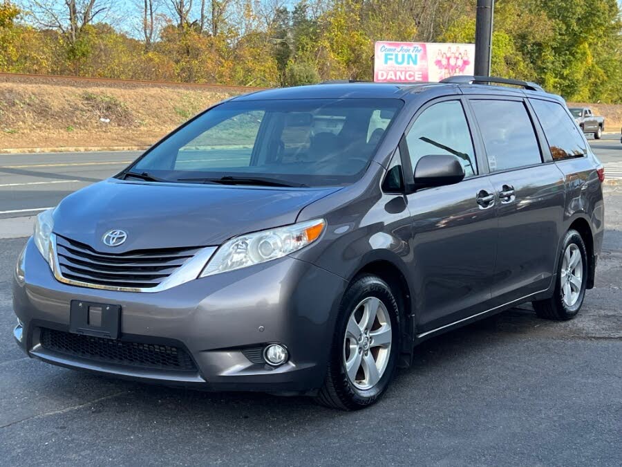 2017 Toyota Sienna LE 8-Passenger FWD