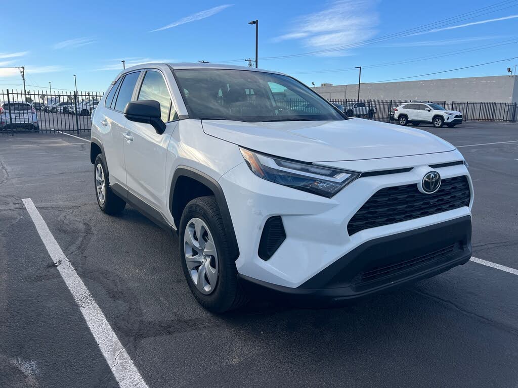 2024 Toyota RAV4 LE FWD