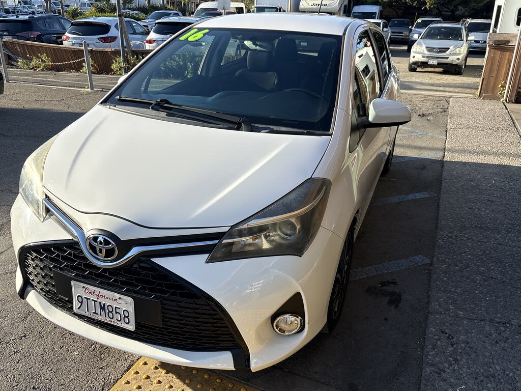 2016 Toyota Yaris SE