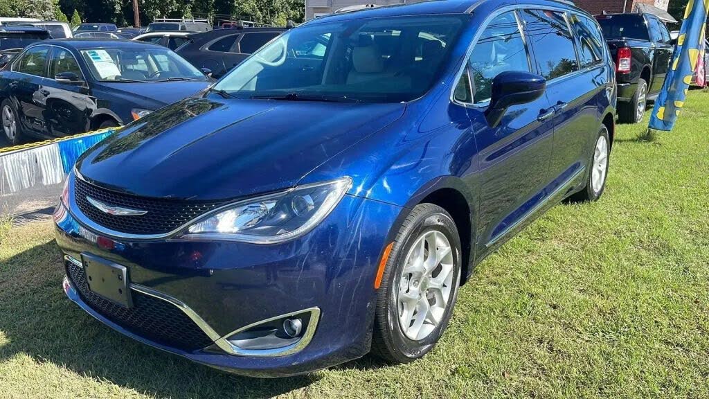 2017 Chrysler Pacifica Touring L Plus FWD