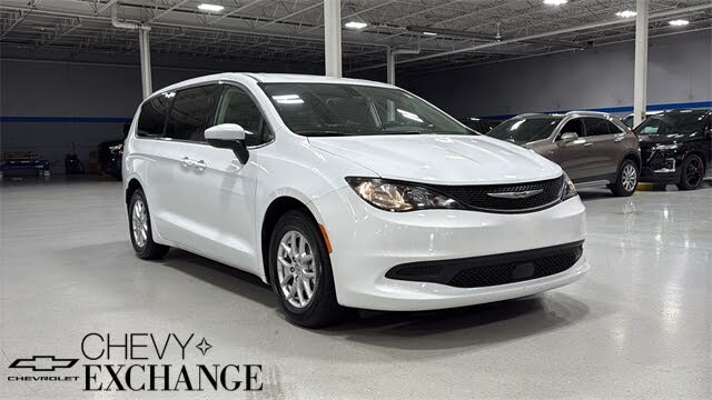 2022 Chrysler Voyager LX FWD