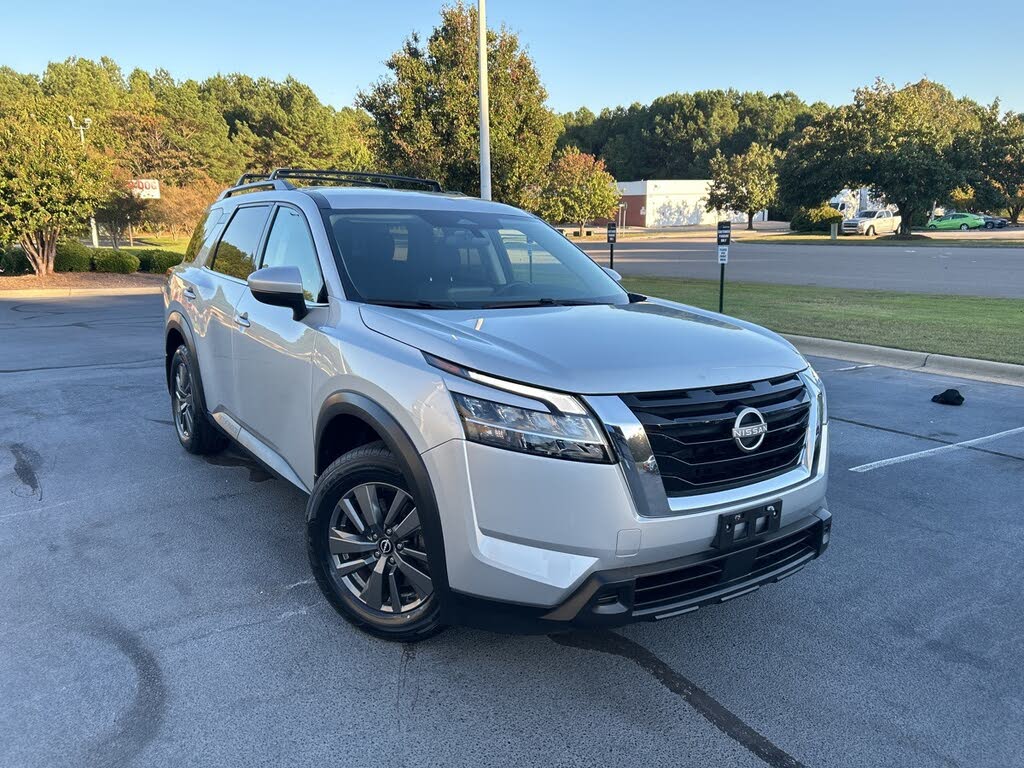 2022 Nissan Pathfinder SV FWD