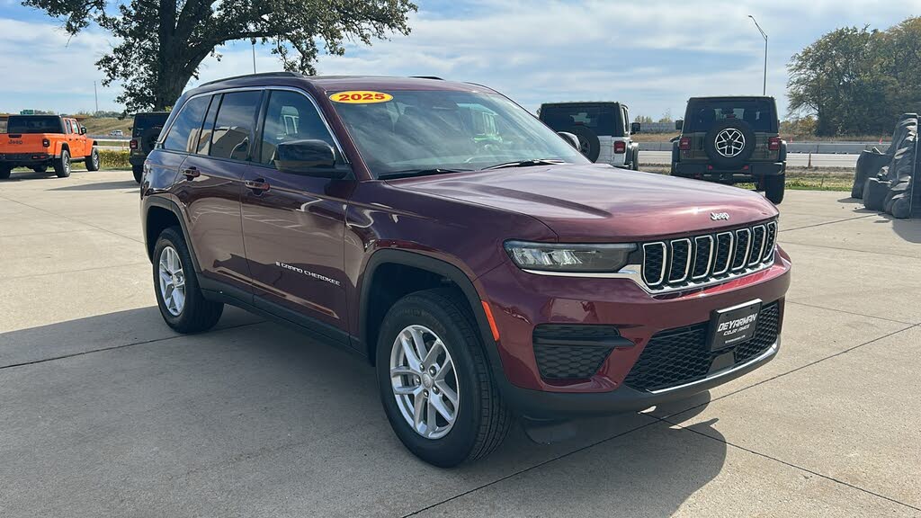 2025 Jeep Grand Cherokee Laredo X 4WD