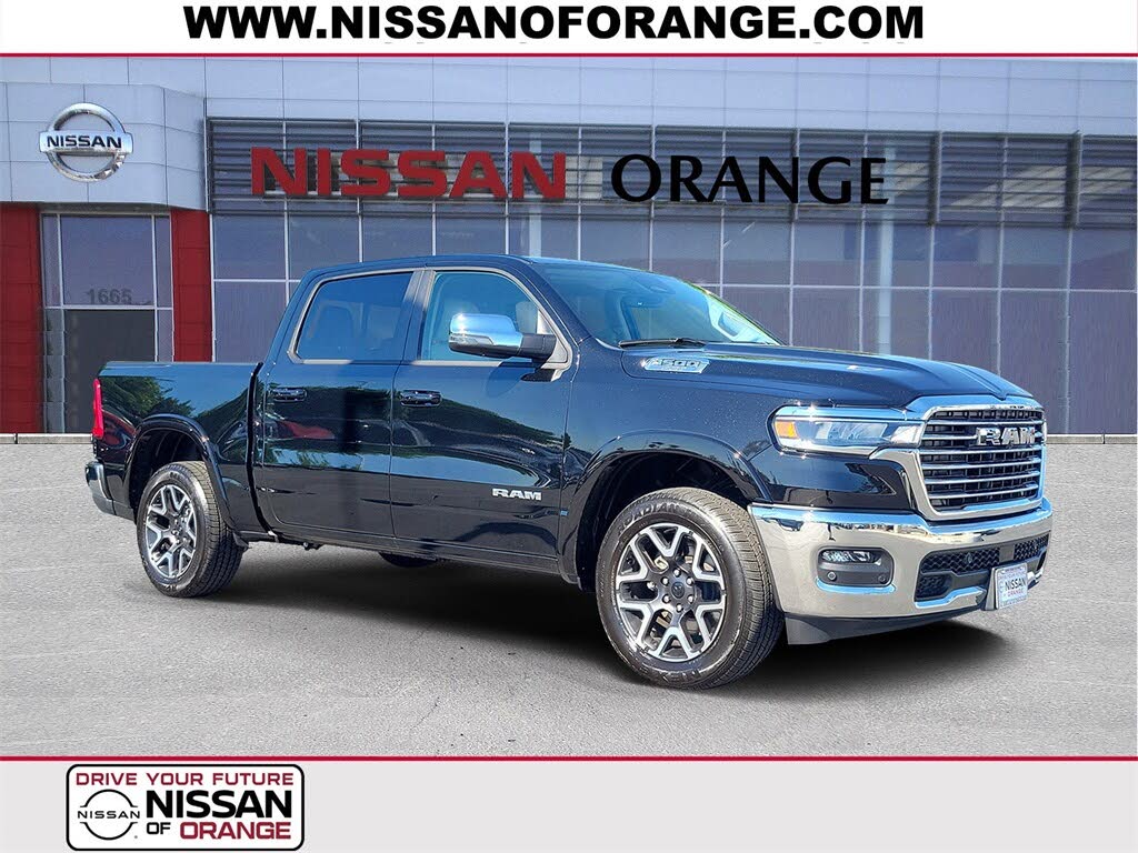 2025 RAM 1500 Laramie Crew Cab 4WD