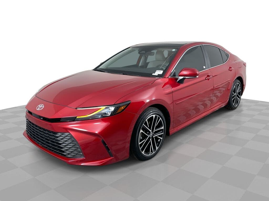 2025 Toyota Camry XLE FWD