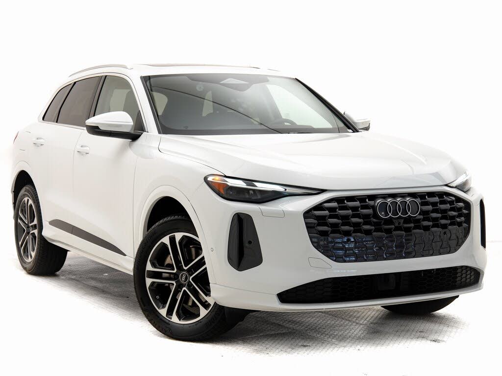 2025 Audi Q5 quattro Premium 40 TFSI