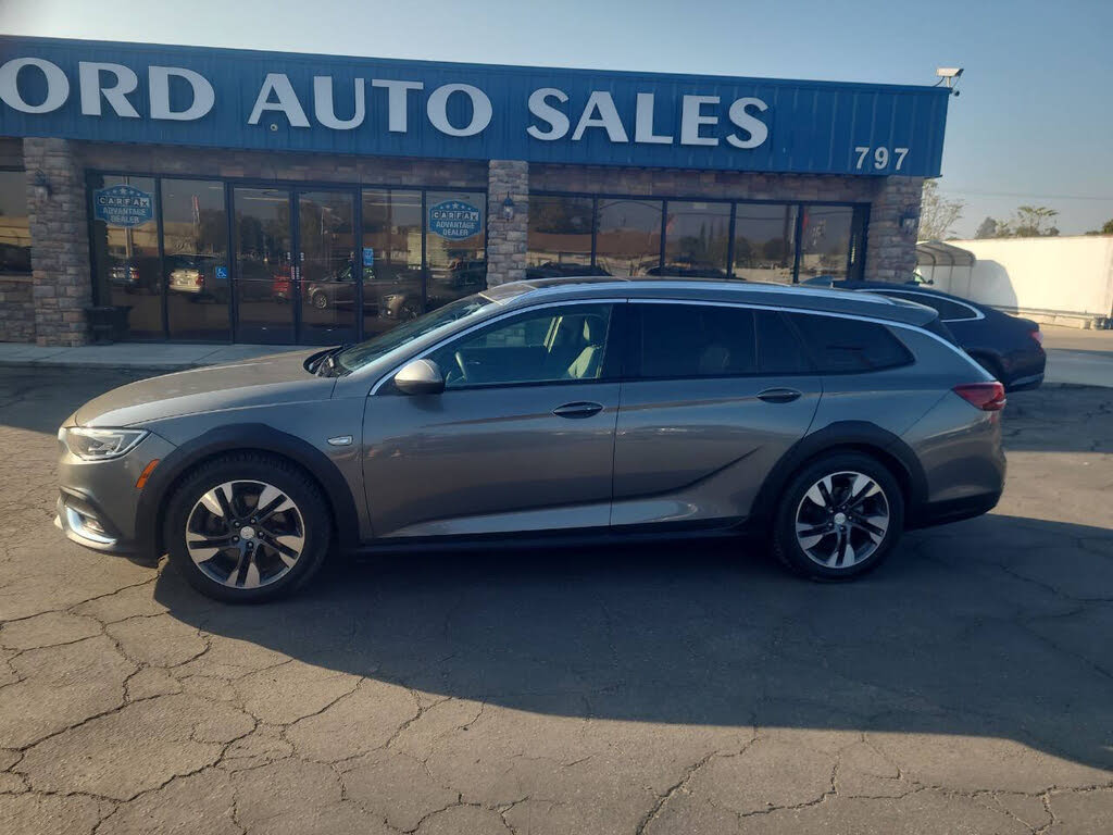 2018 Buick Regal TourX Essence AWD