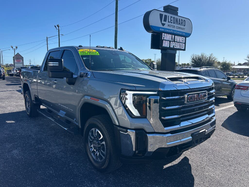 2025 GMC Sierra 3500HD SLE Crew Cab 4WD
