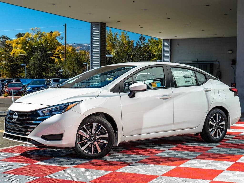 2025 Nissan Versa SV FWD