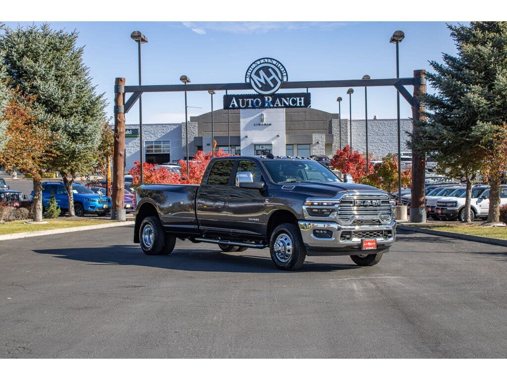 2026 RAM 3500 Laramie Crew Cab LB DRW 4WD