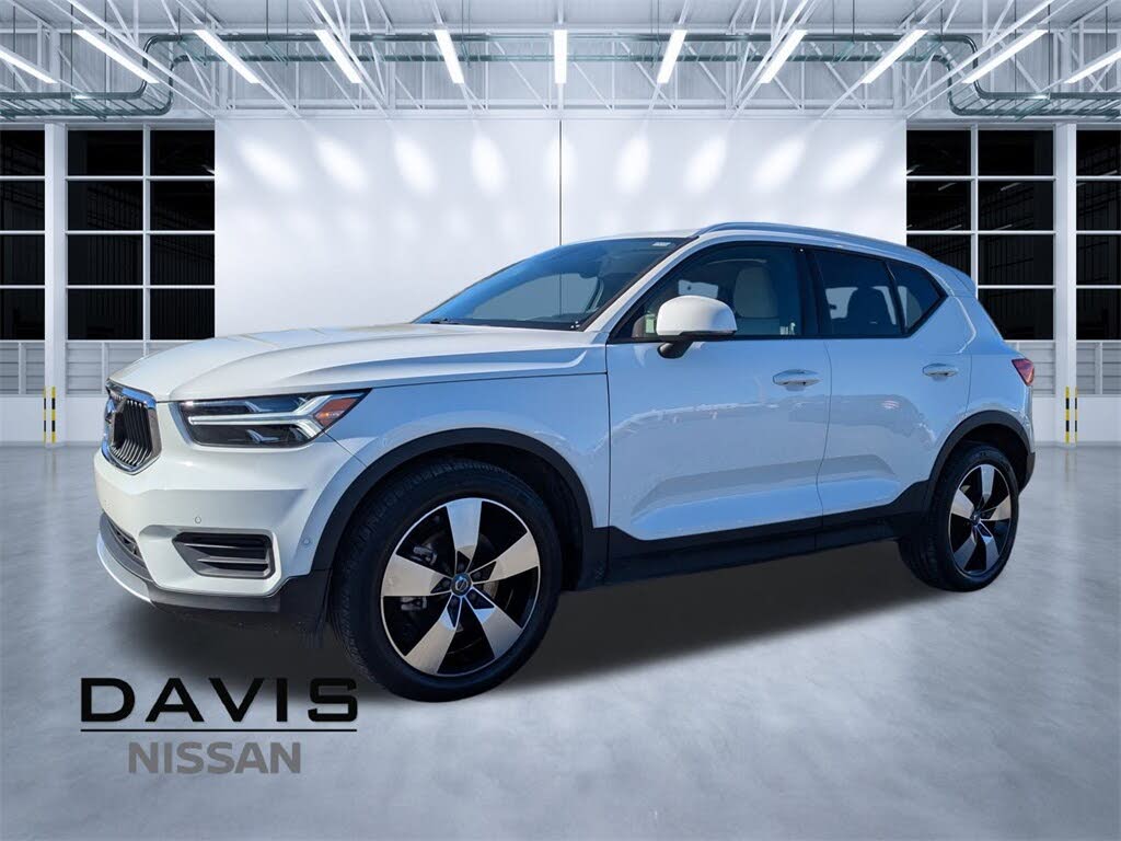 2019 Volvo XC40 T5 Momentum AWD