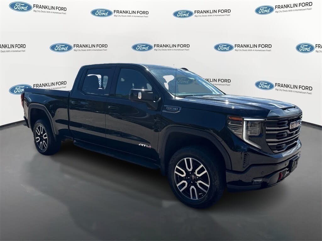 2023 GMC Sierra 1500 AT4 Crew Cab 4WD