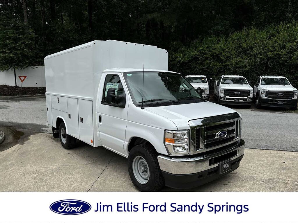 2025 Ford E-Series Chassis E-450 SD Stripped 158 DRW RWD