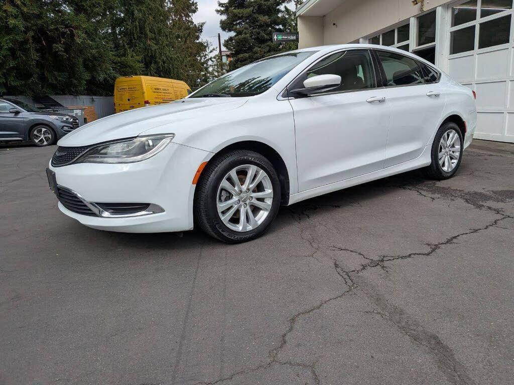 2015 Chrysler 200 Limited Sedan FWD
