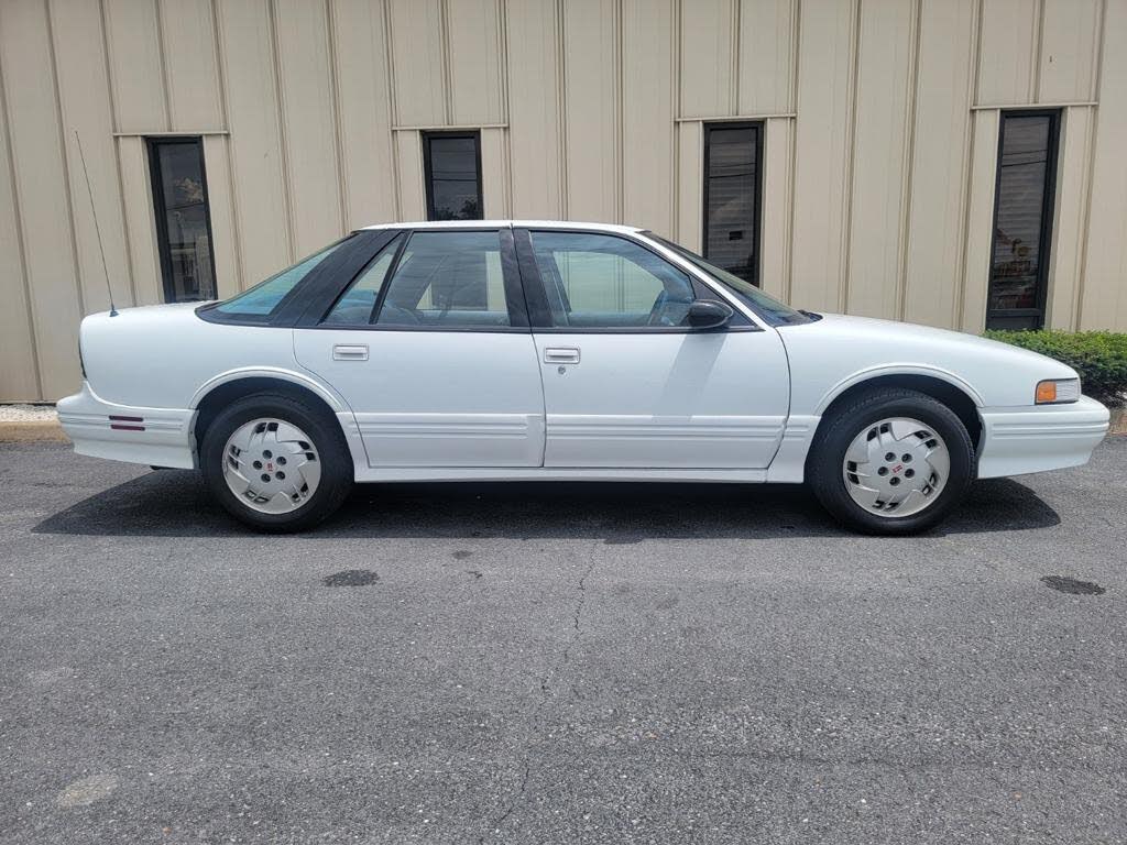 1995 Oldsmobile Cutlass Supreme 4 Dr S Sedan