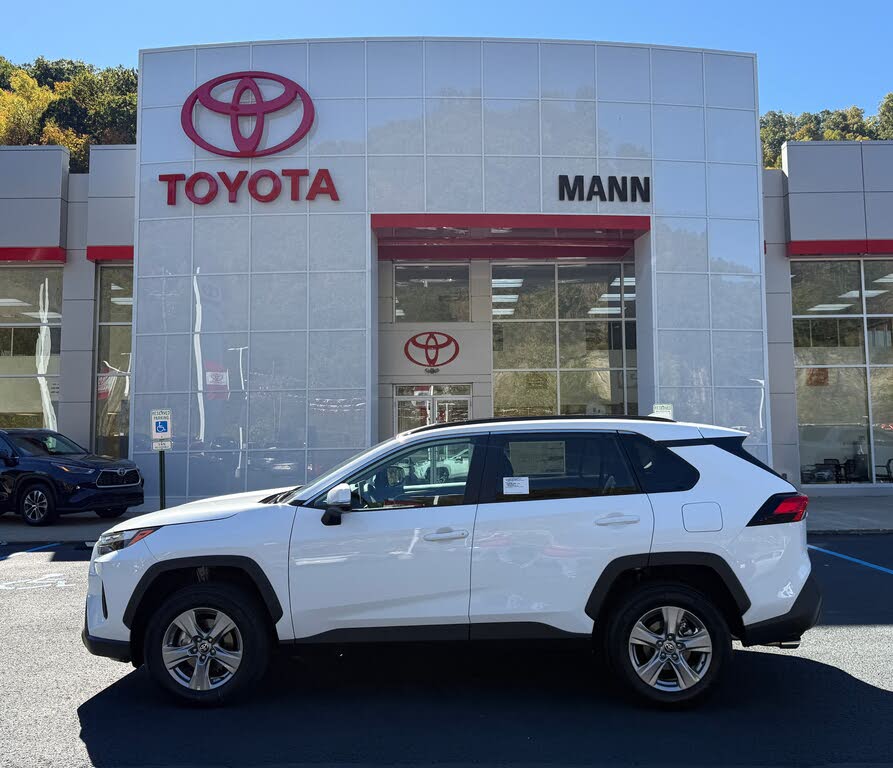 2025 Toyota RAV4 XLE AWD