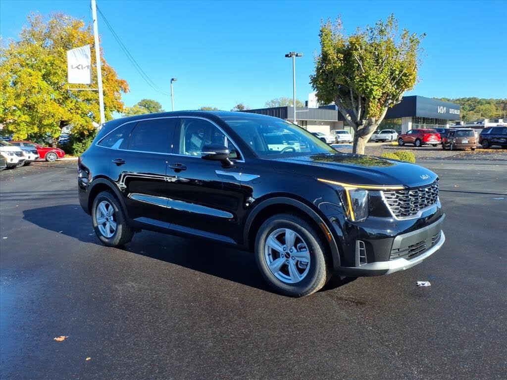 2026 Kia Sorento LX FWD