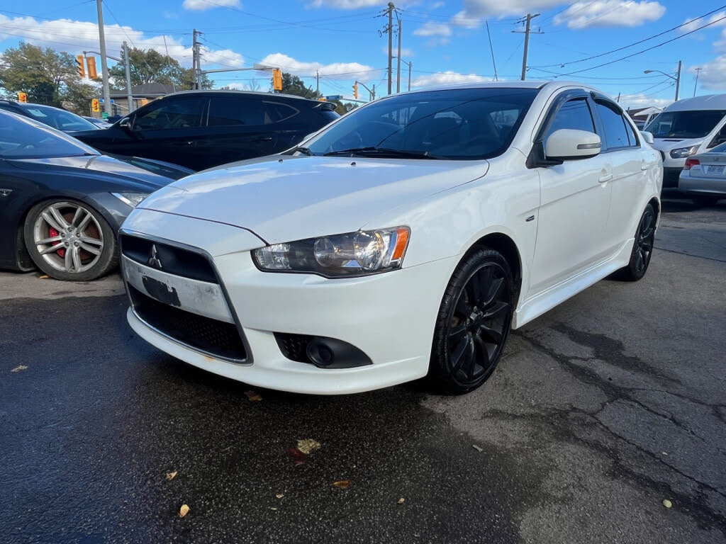 Mitsubishi Lancer SE FWD 2015