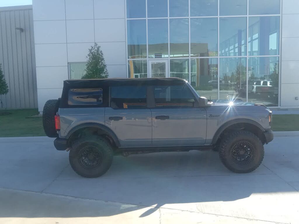 2024 Ford Bronco Black Diamond 4-Door 4WD