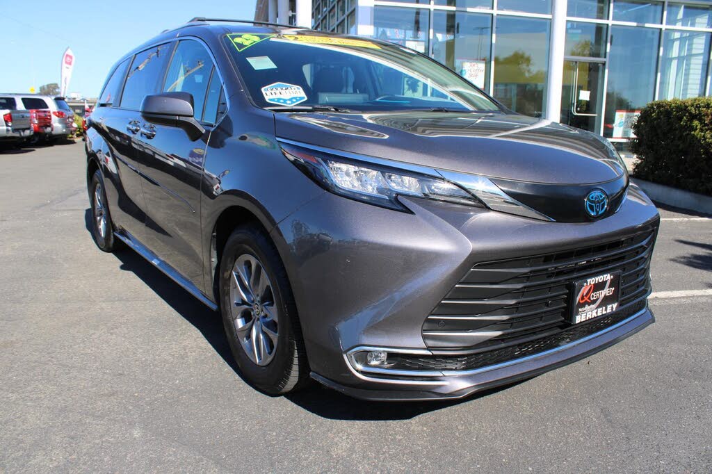 2023 Toyota Sienna XLE 7-Passenger AWD