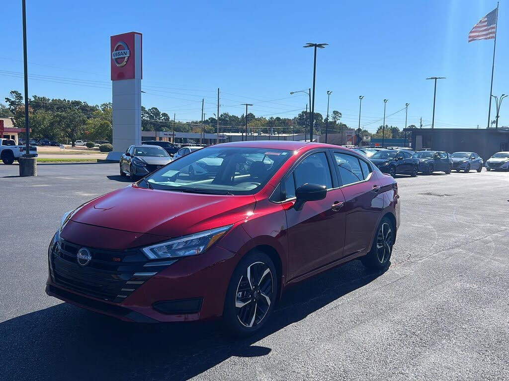 2025 Nissan Versa SR FWD