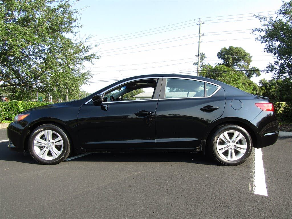 2013 Acura ILX 2.0L FWD