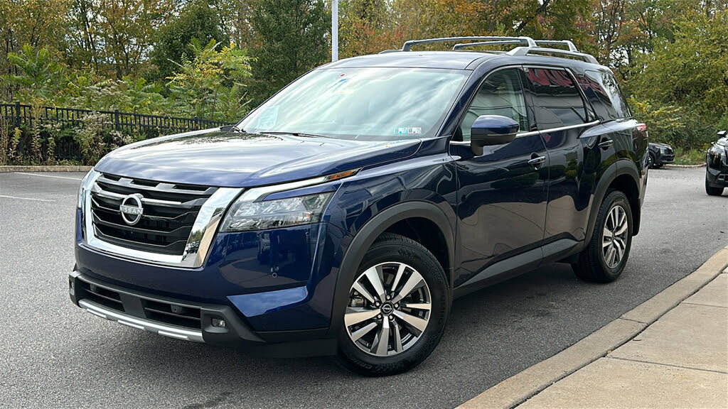 2025 Nissan Pathfinder SL 4WD