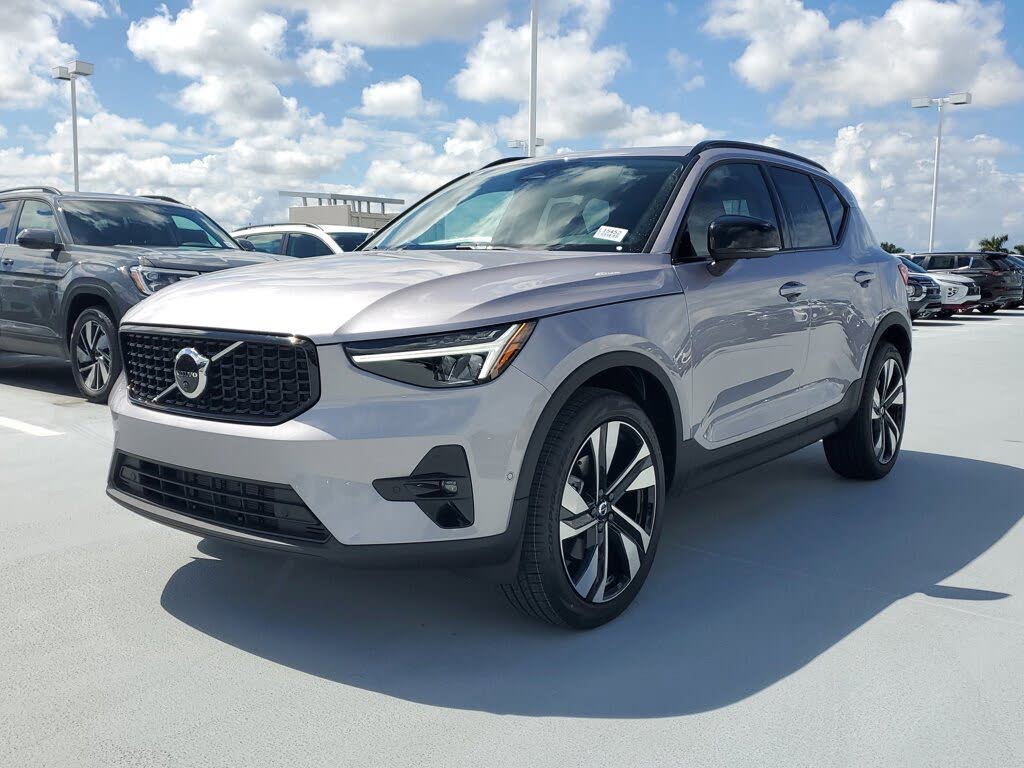 2026 Volvo XC40 B5 Plus AWD