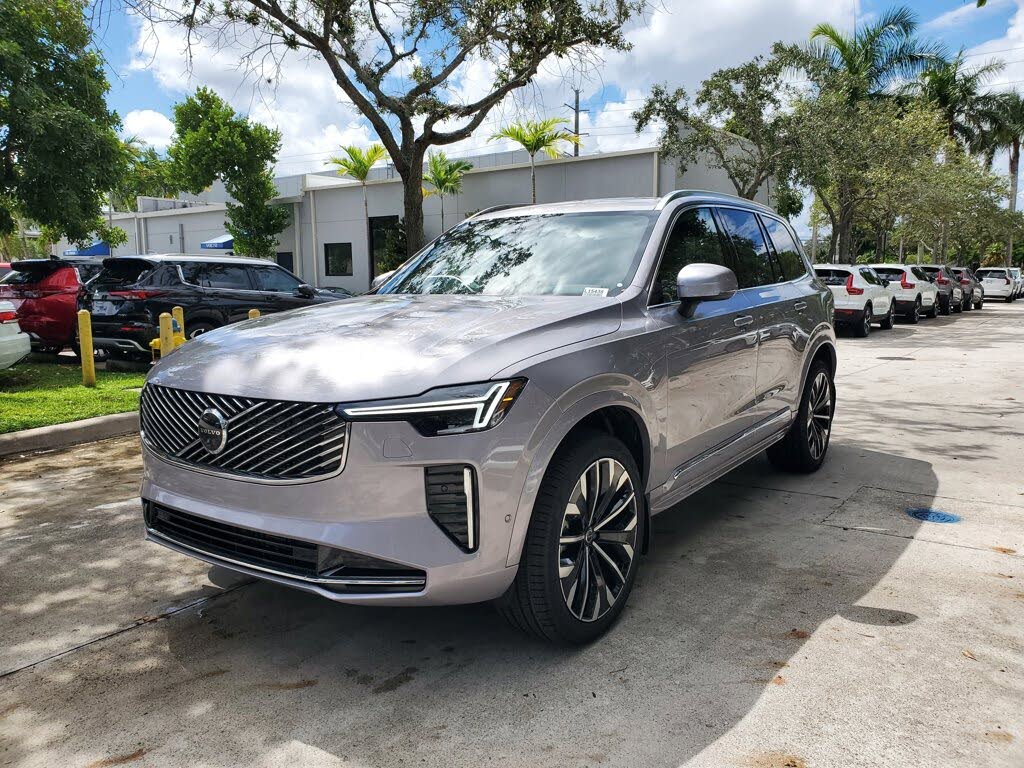 2026 Volvo XC90 B5 Plus 7-Passenger AWD