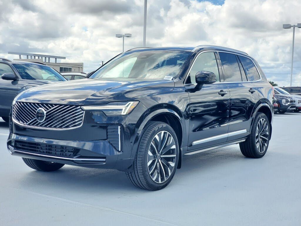 2026 Volvo XC90 B5 Plus 6-Passenger AWD