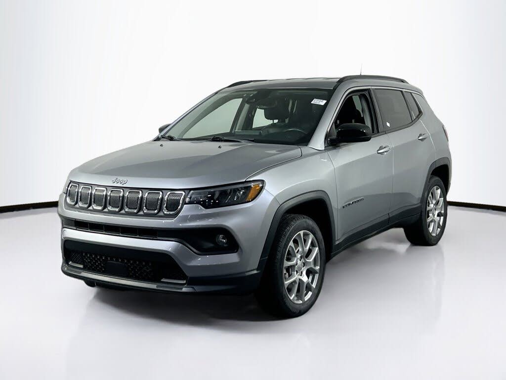 2022 Jeep Compass Latitude Lux 4WD