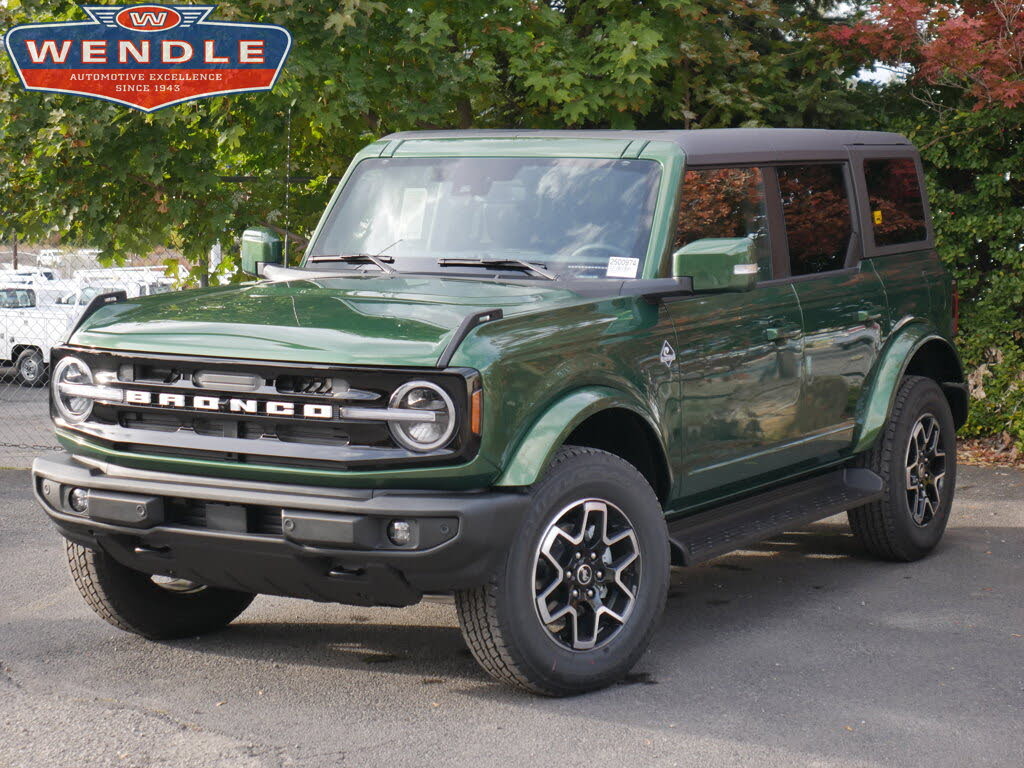 2025 Ford Bronco Outer Banks 4-Door 4WD