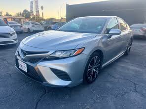 Toyota Camry SE FWD