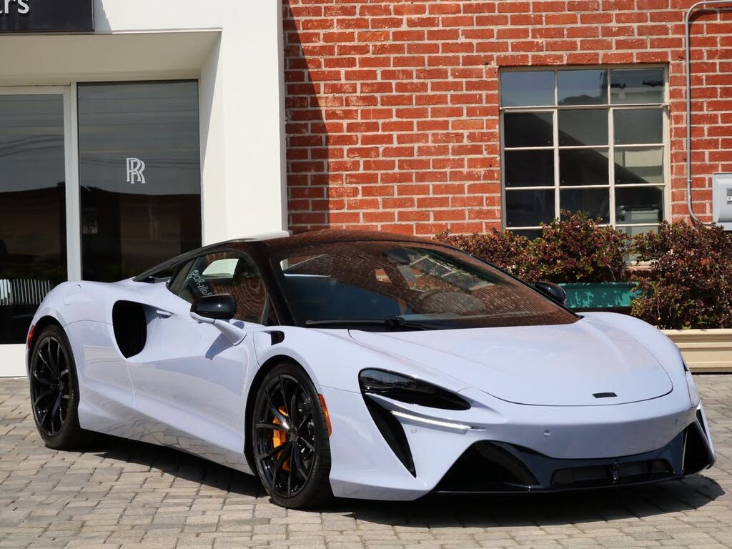 2025 McLaren Artura RWD