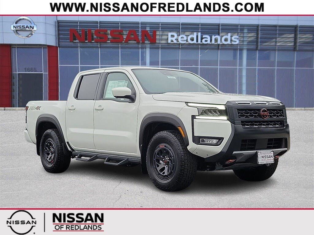2025 Nissan Frontier PRO-4X Crew Cab 4WD