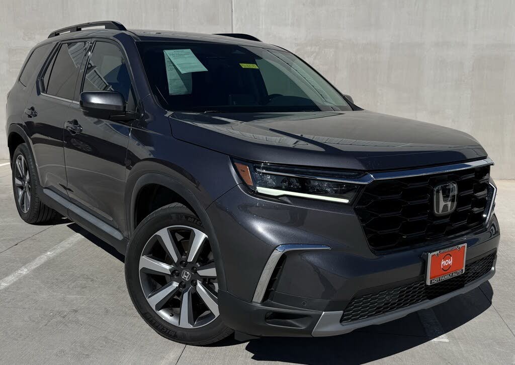 2023 Honda Pilot Touring FWD
