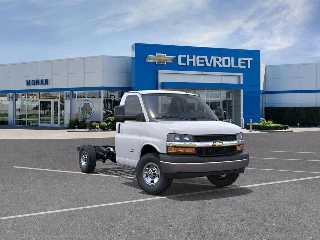 2025 Chevrolet Express Chassis 3500 Cutaway 139